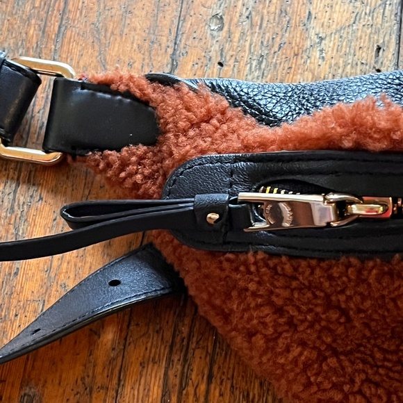COACH Sherling Belt/Sling Bag - Picture 10 of 10